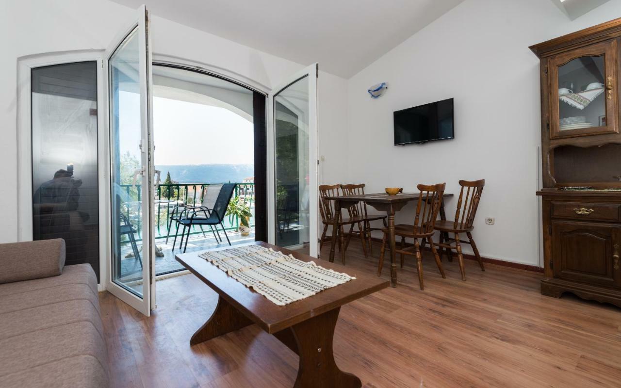 Apartments Azzurro Blace Eksteriør bilde