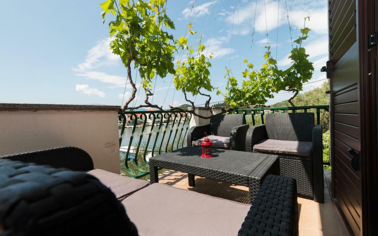 Apartments Azzurro Blace Eksteriør bilde