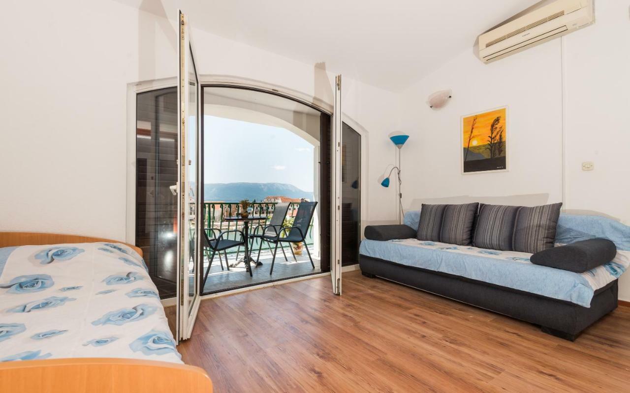 Apartments Azzurro Blace Eksteriør bilde